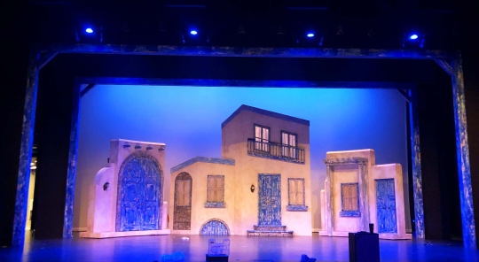 Mamma Mia*** rental set with double sided village -- 800-499-1504