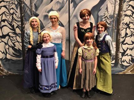 Annas Elsas Frozen JR costume rental