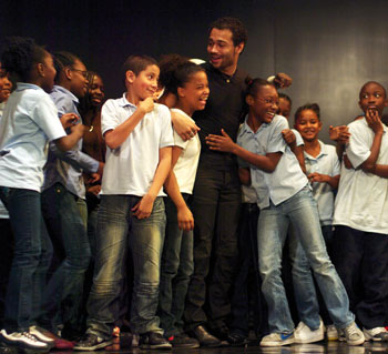 Corbin Bleu with participating students.